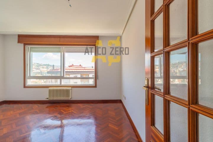 3 bedrooms apartment for rent in Vigo, Spain - Image 10