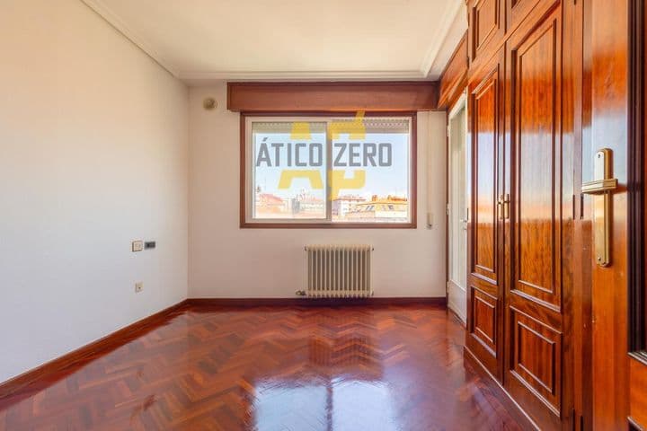 3 bedrooms apartment for rent in Vigo, Spain - Image 8