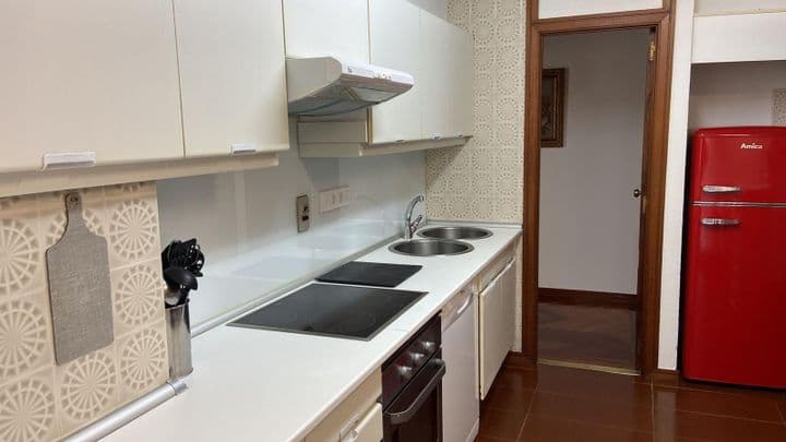 3 bedrooms apartment for rent in Corunna, Spain - Image 2