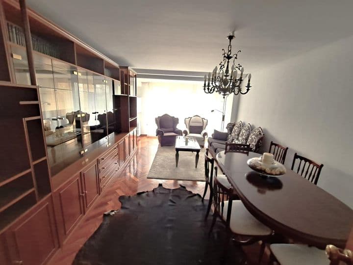 3 bedrooms apartment for rent in Corunna, Spain - Image 4