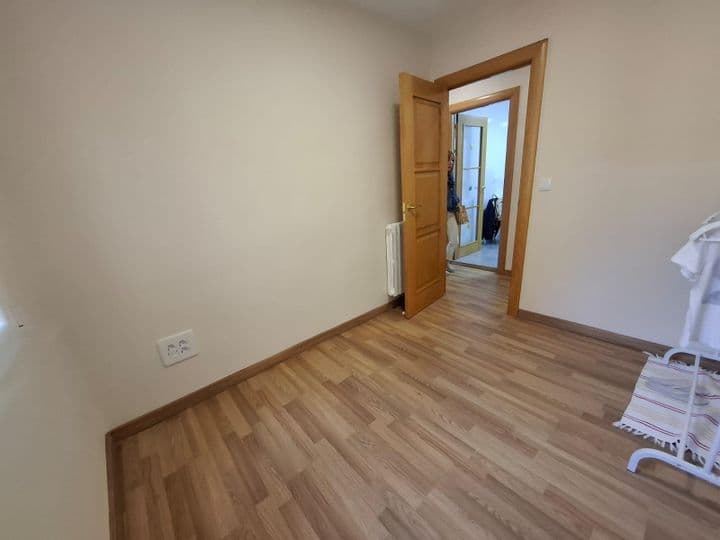 3 bedrooms apartment for rent in Leon, Spain - Image 11