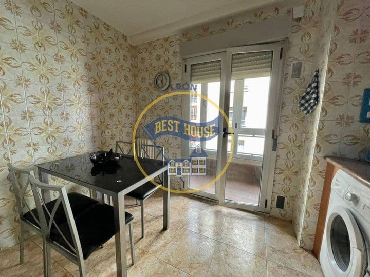 1 bedroom apartment for rent in Leon, Spain - Image 4