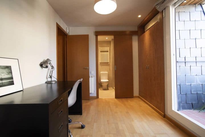 3 bedrooms apartment for rent in Sarria, Spain - Image 7