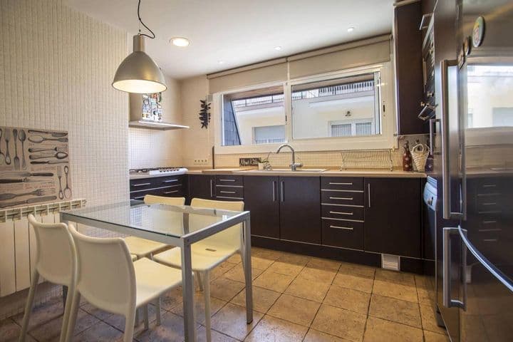 3 bedrooms apartment for rent in Sarria, Spain - Image 9