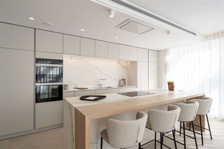 Apartment for sale in Benahavis, Spain - Image 9