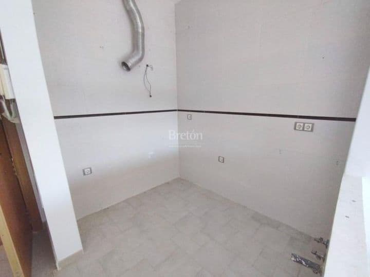 1 bedroom apartment for sale in Zaragoza, Spain - Image 8