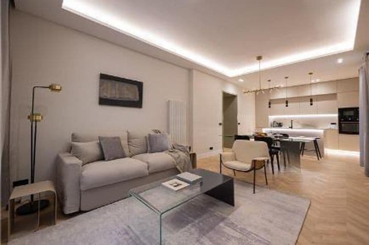 2 bedrooms apartment for sale in Centro, Spain - Image 2