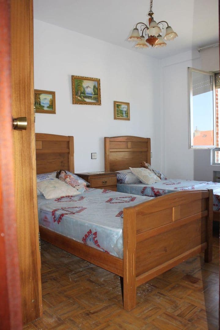 3 bedrooms apartment for sale in Oviedo, Spain - Image 3