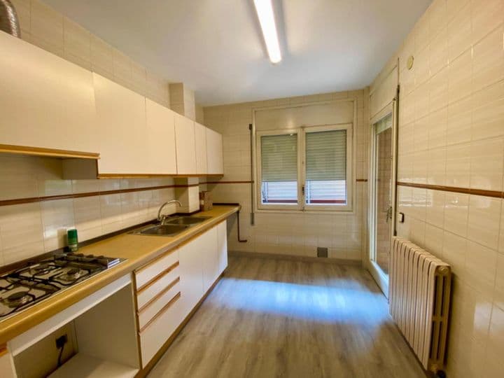 4 bedrooms apartment for rent in Lleida, Spain - Image 7