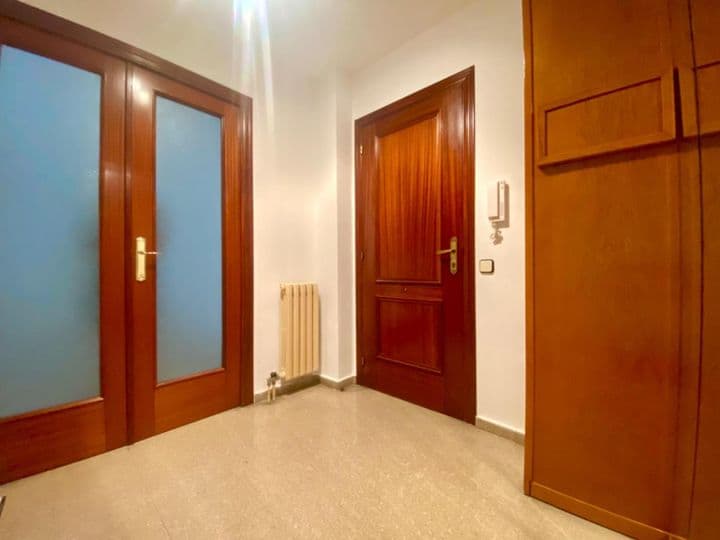 4 bedrooms apartment for rent in Lleida, Spain - Image 11