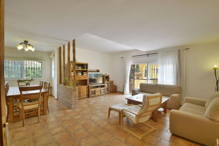 3 bedrooms house for sale in Estepona, Spain - Image 3