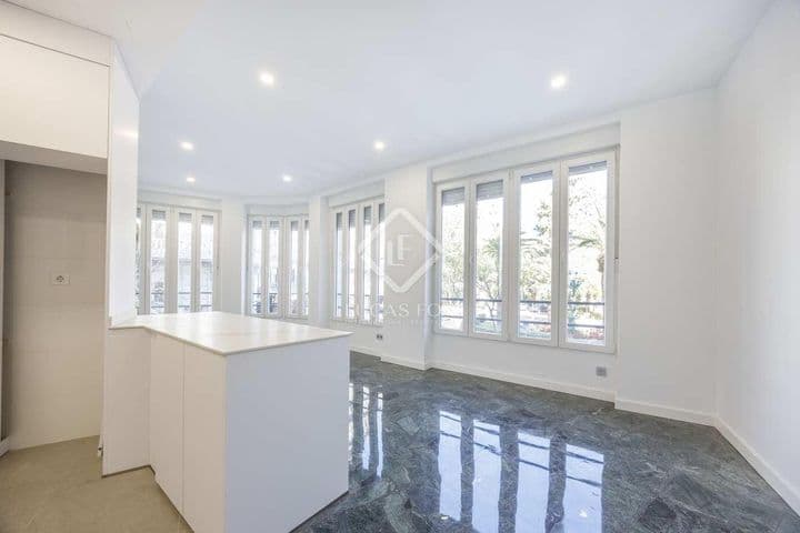 2 bedrooms apartment for rent in Valencia, Spain - Image 2