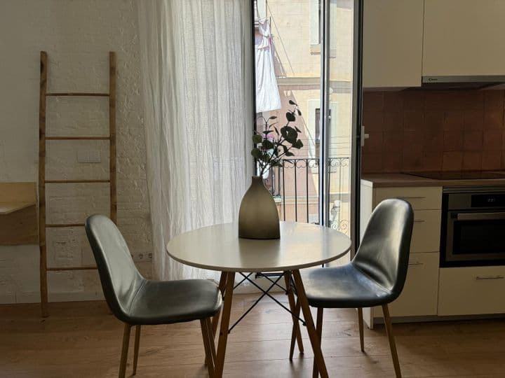 1 bedroom apartment for rent in La Barceloneta, Spain - Image 2