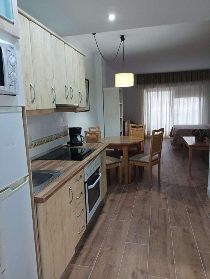 Apartment for rent in Parque de la Paloma, Spain - Image 12