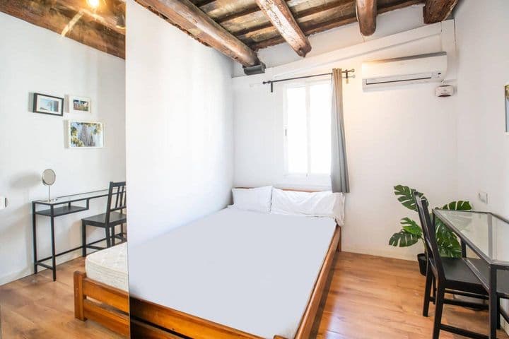 3 bedrooms apartment for rent in El Raval, Spain - Image 7