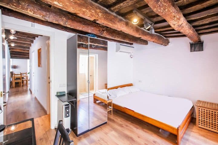 3 bedrooms apartment for rent in El Raval, Spain - Image 12