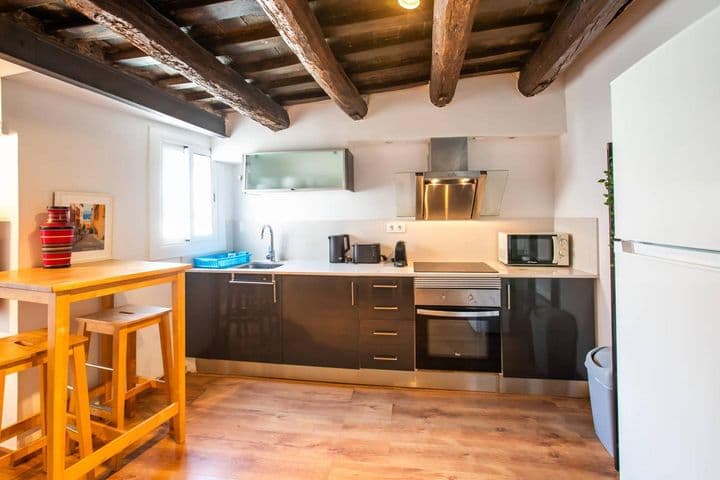 3 bedrooms apartment for rent in El Raval, Spain - Image 4