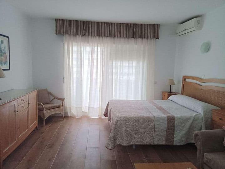 Apartment for rent in Parque de la Paloma, Spain - Image 10