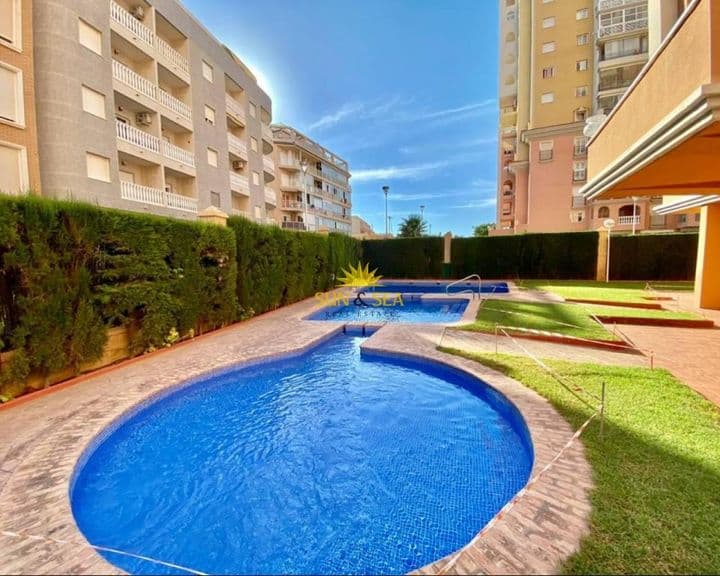 2 bedrooms apartment for rent in Playa de los Locos, Spain - Image 9