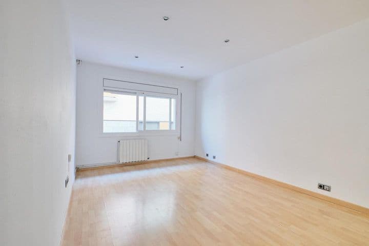 3 bedrooms apartment for sale in Sants-Montjuic, Spain - Image 2