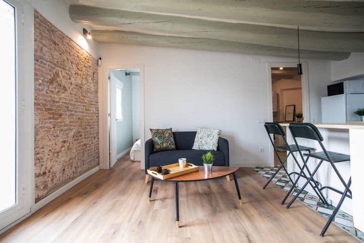 2 bedrooms apartment for sale in Ciutat Vella, Spain - Image 2