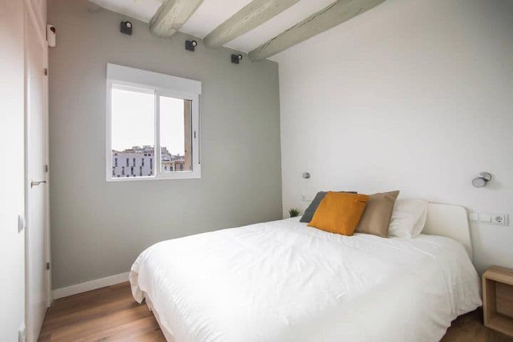 2 bedrooms apartment for sale in Ciutat Vella, Spain - Image 9