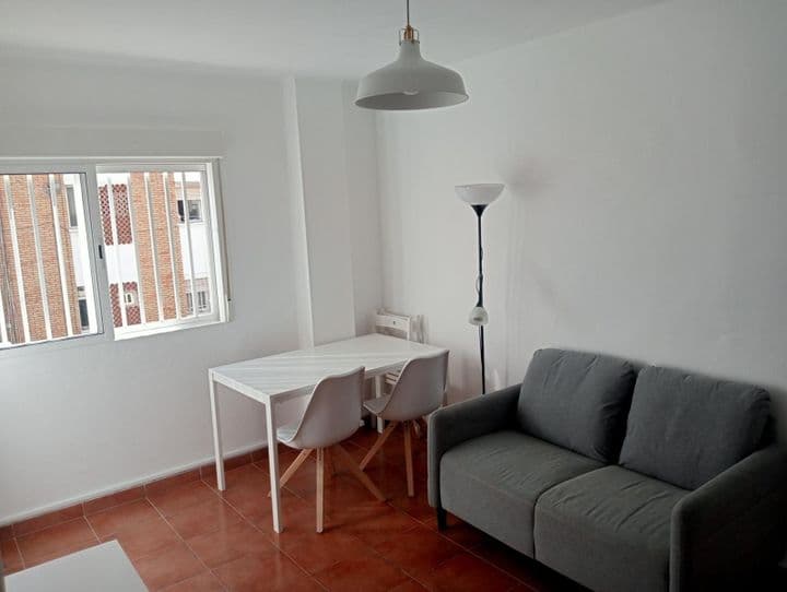 3 bedrooms apartment for rent in Seville, Spain - Image 5