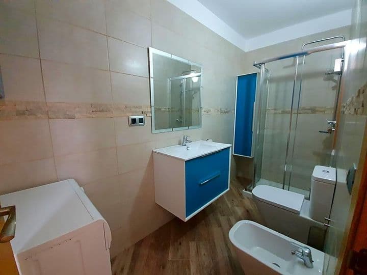 1 bedroom apartment for rent in Costa del Silencio-Las Galletas, Spain - Image 3