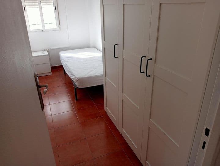 3 bedrooms apartment for rent in Seville, Spain - Image 10