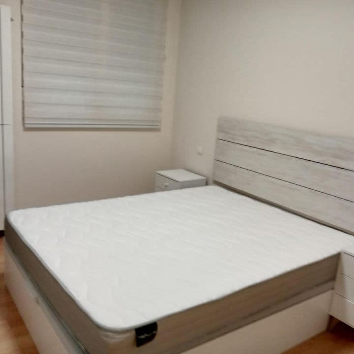 2 bedrooms apartment for rent in Torrelavega, Spain - Image 6