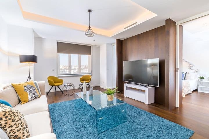 2 bedrooms apartment for rent in Madrid, Spain - Image 7