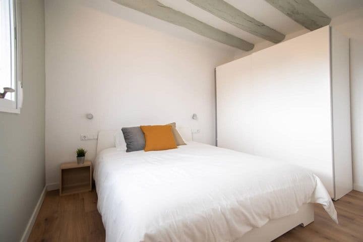 2 bedrooms apartment for sale in Ciutat Vella, Spain - Image 8