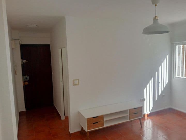 3 bedrooms apartment for rent in Seville, Spain - Image 7