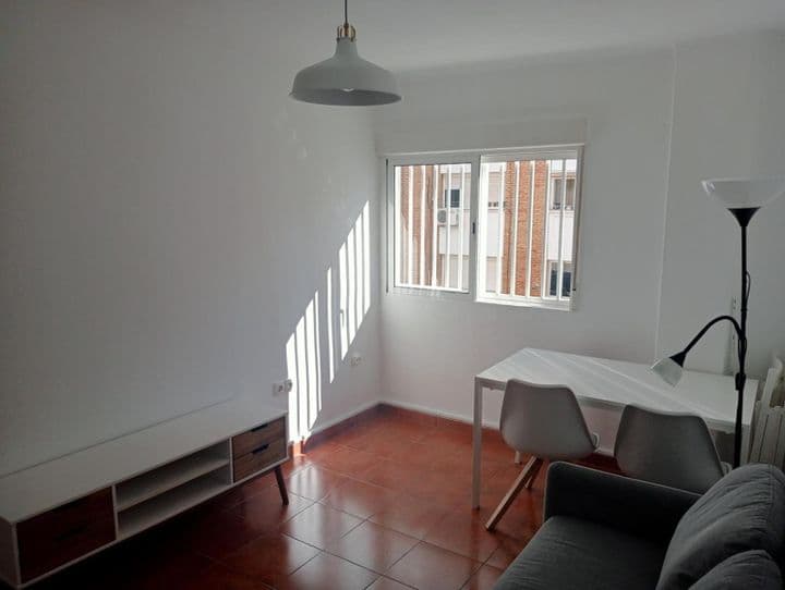 3 bedrooms apartment for rent in Seville, Spain - Image 6