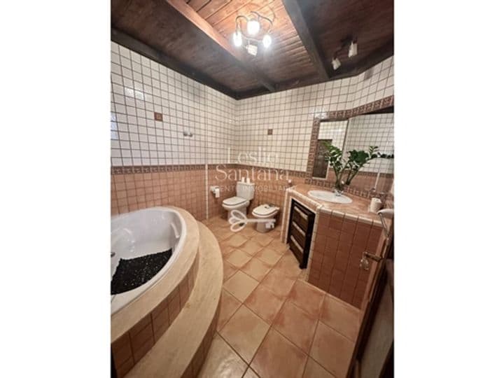 House for sale in La Oliva, Spain - Image 4