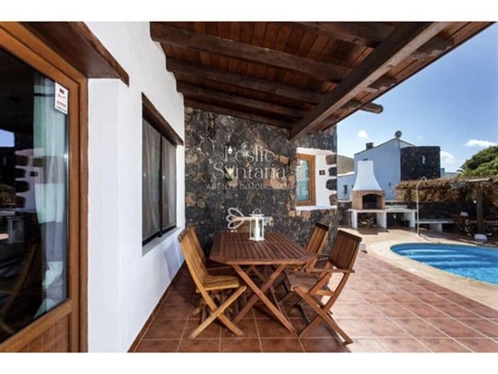 House for sale in La Oliva, Spain - Image 4