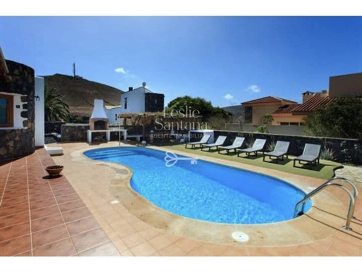 House for sale in La Oliva, Spain - Image 2