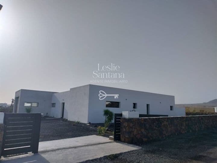 House for sale in La Oliva, Spain - Image 5