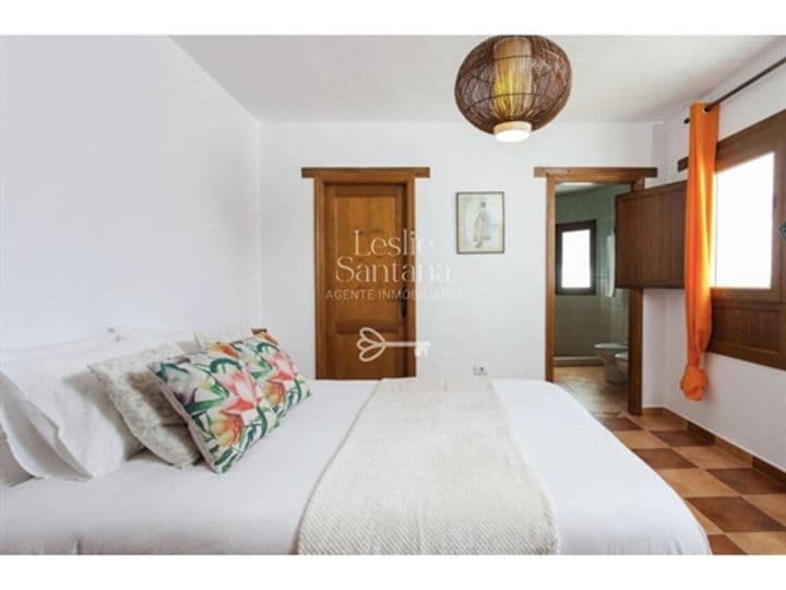 House for sale in La Oliva, Spain - Image 12