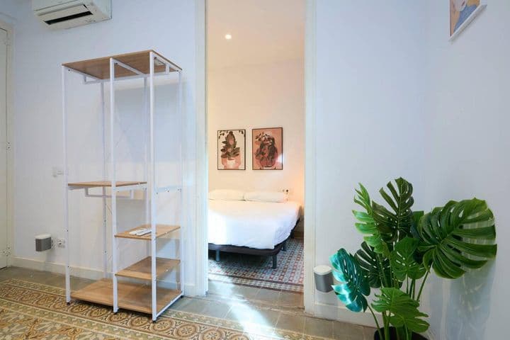 2 bedrooms apartment for rent in Sant Antoni, Spain - Image 12