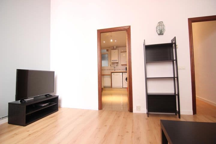 3 bedrooms apartment for rent in Ciutat Vella, Spain - Image 5