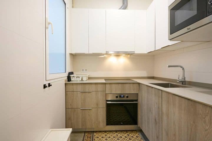 2 bedrooms apartment for rent in Sant Antoni, Spain - Image 3