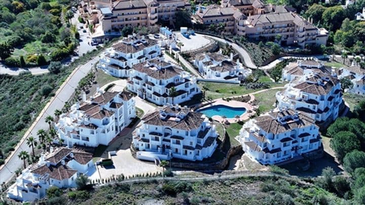 2 bedrooms apartment for sale in Nueva Andalucia, Spain - Image 9