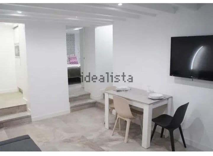 1 bedroom apartment for rent in Ciutat Antigua, Spain - Image 12