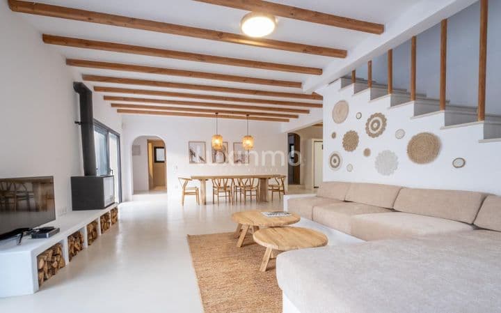 18 bedrooms house for rent in Santa Eulalia del Rio, Spain - Image 11