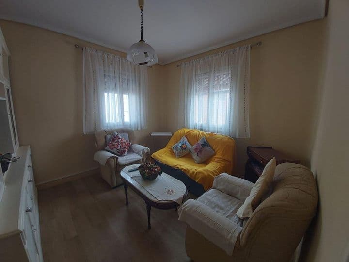 3 bedrooms apartment for rent in Segovia, Spain - Image 2