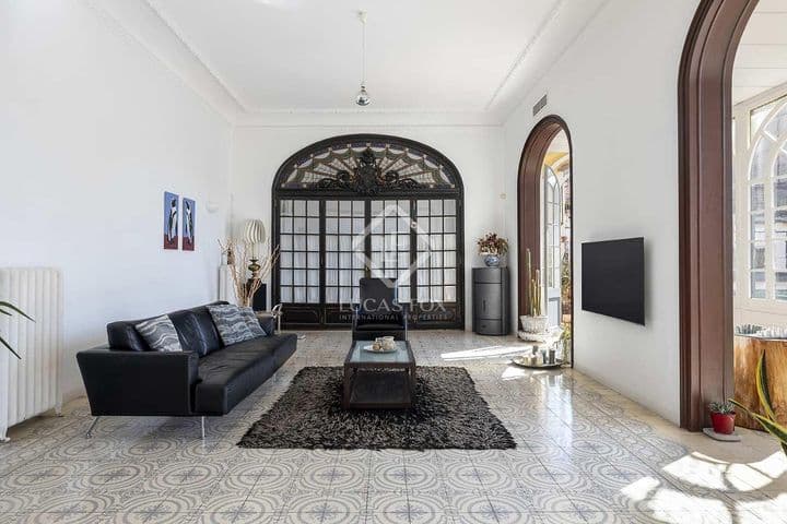 4 bedrooms apartment for rent in Barcelona, Spain - Image 6