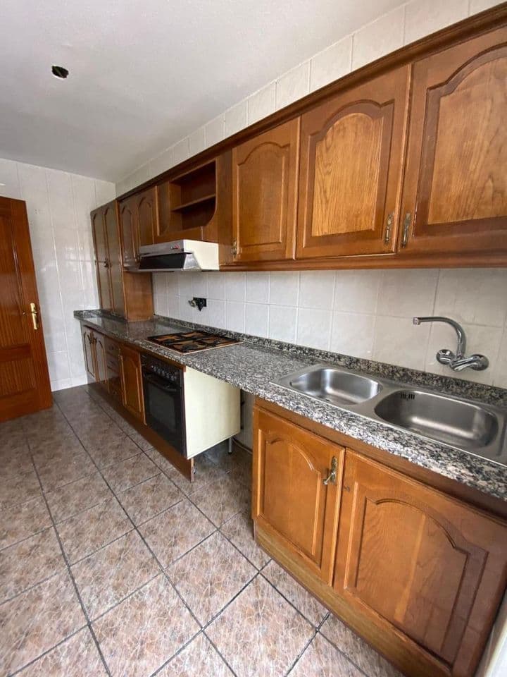 3 bedrooms apartment for rent in Beiro, Spain - Image 2