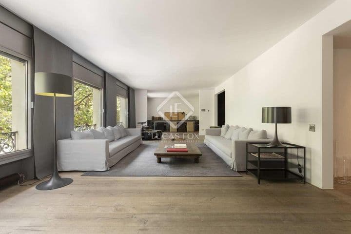 4 bedrooms house for rent in Barcelona, Spain - Image 11