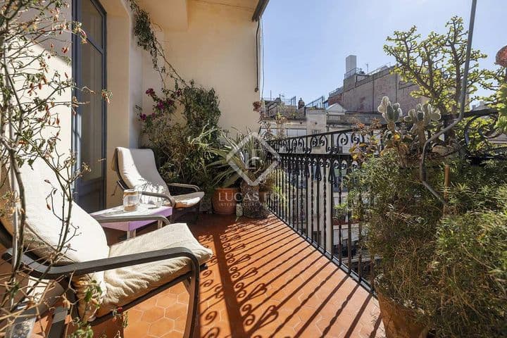 4 bedrooms apartment for rent in Barcelona, Spain - Image 10